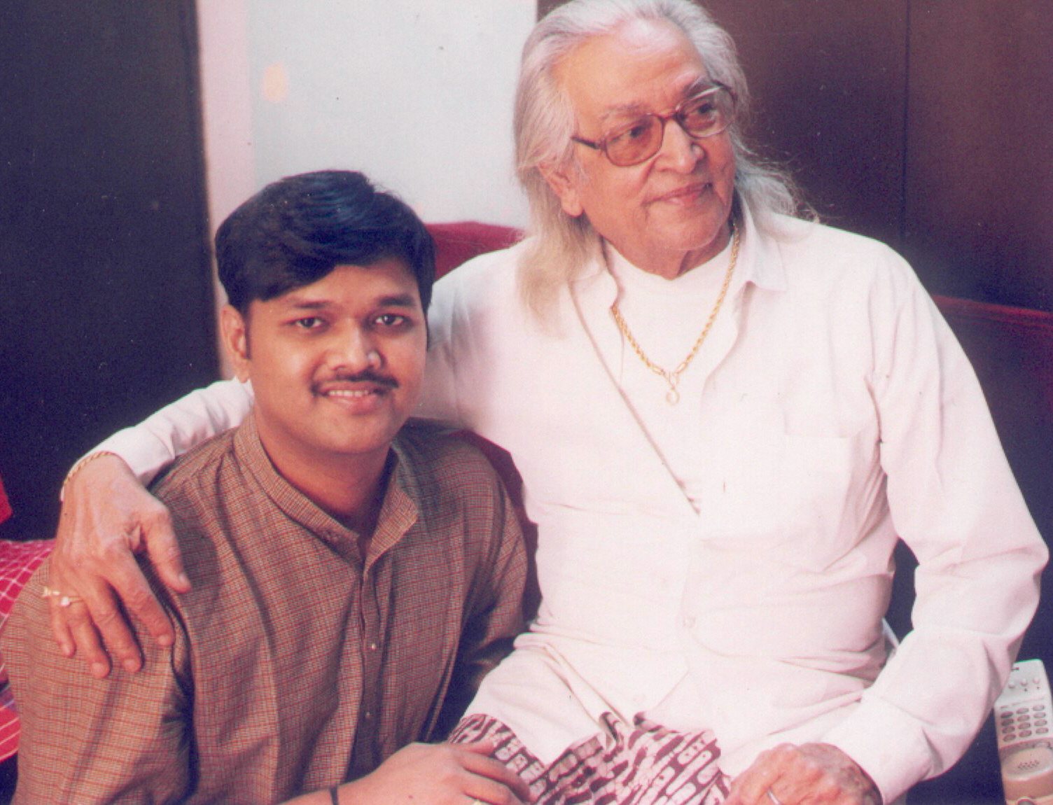 With Legendary Tabla player Padma Vibhushan Pt Kishan Maharaj Ji.